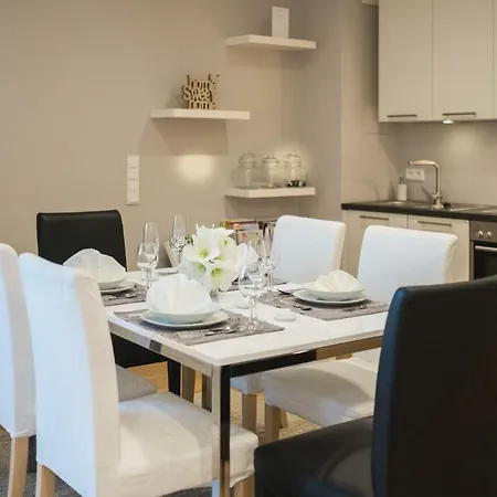 Schoene Am Dresdner Zwinger * Dresden