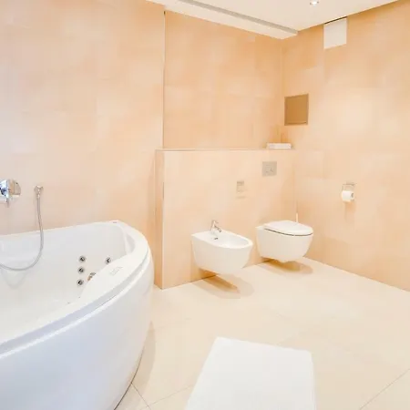 Schoene Am Dresdner Zwinger Appartamento Dresda