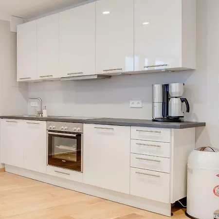 Schoene Am Dresdner Zwinger